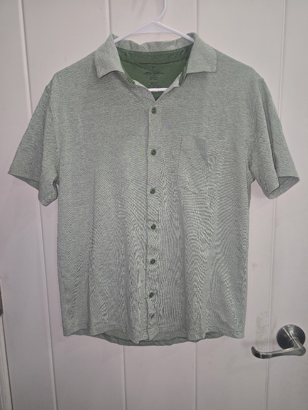 Men's Fabletics The Dash Short Sleeve Button Up Size: Medium